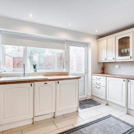 Liverpool Home With Free Parking West Derby Extérieur photo