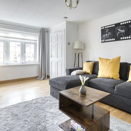Liverpool Home With Free Parking West Derby Extérieur photo