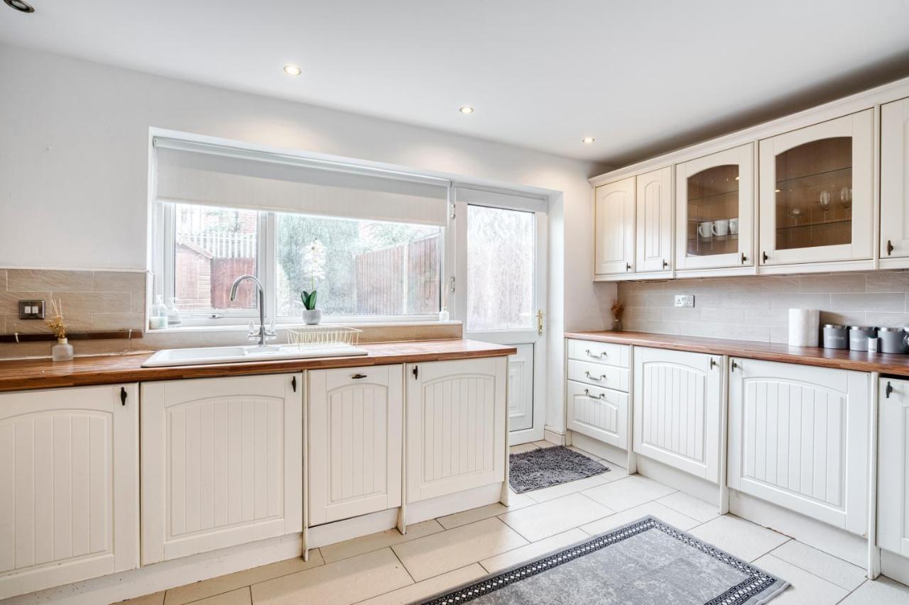 Liverpool Home With Free Parking West Derby Extérieur photo