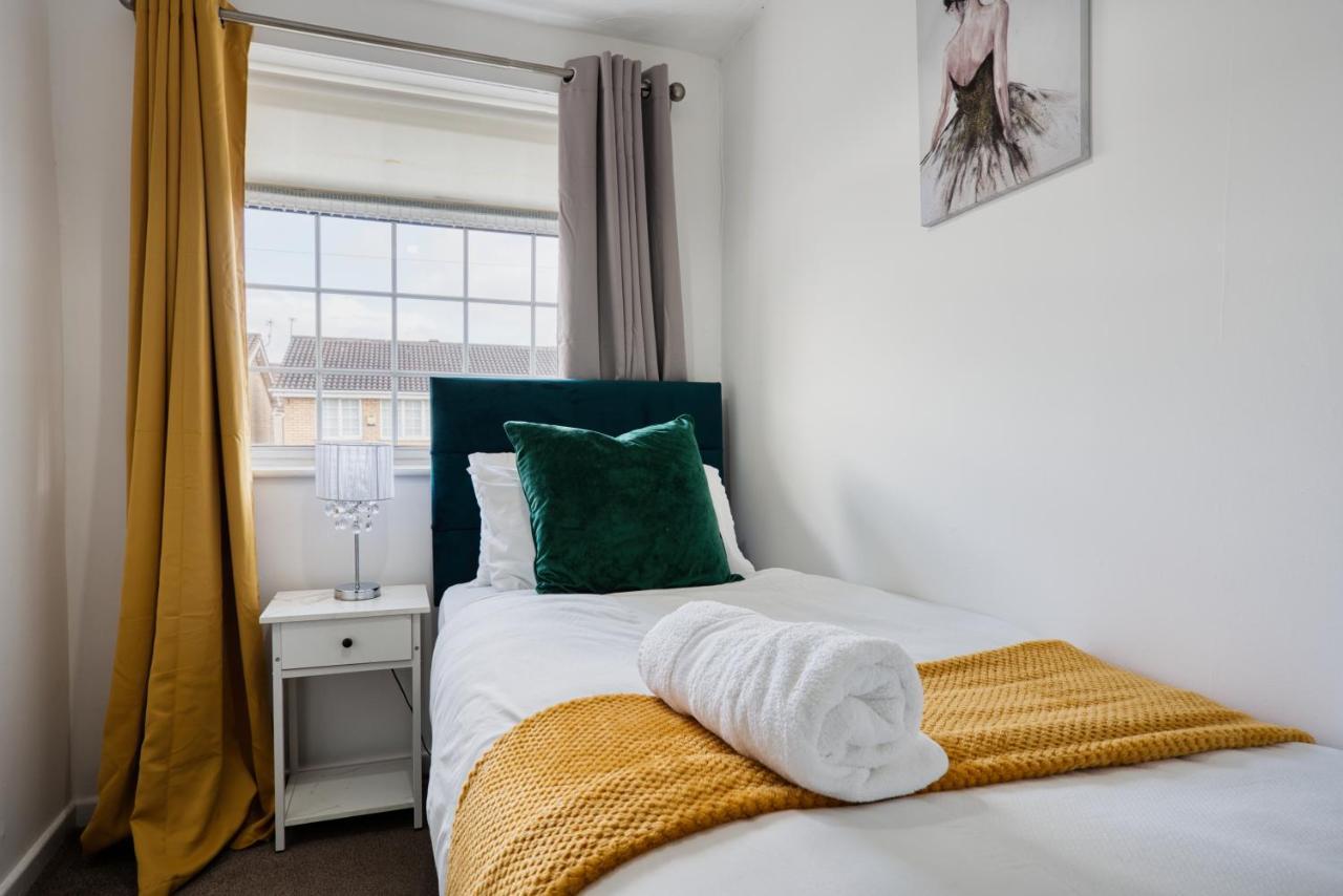 Liverpool Home With Free Parking West Derby Extérieur photo