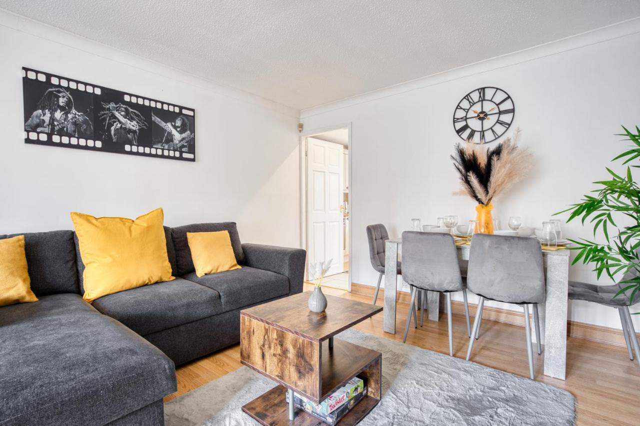 Liverpool Home With Free Parking West Derby Extérieur photo