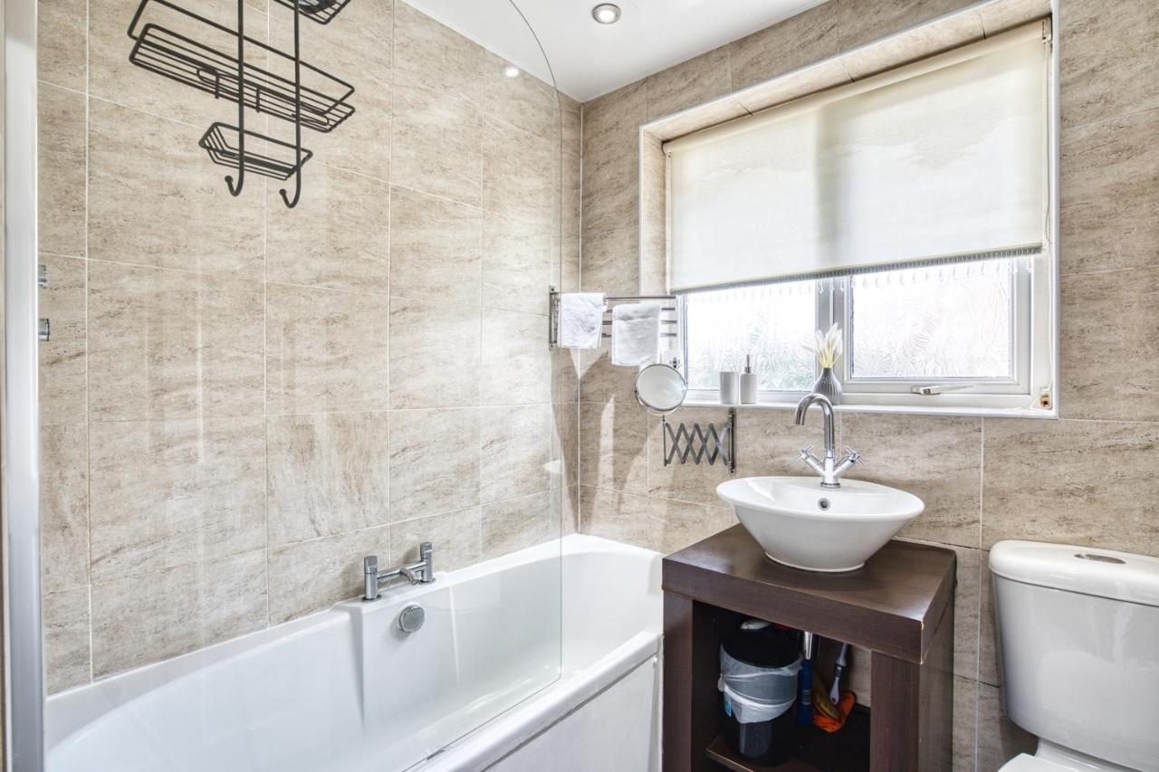 Liverpool Home With Free Parking West Derby Extérieur photo