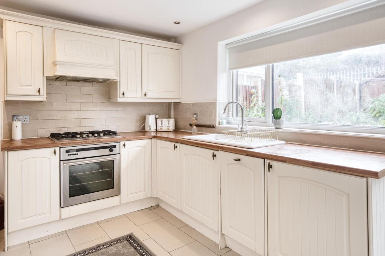 Liverpool Home With Free Parking West Derby Extérieur photo
