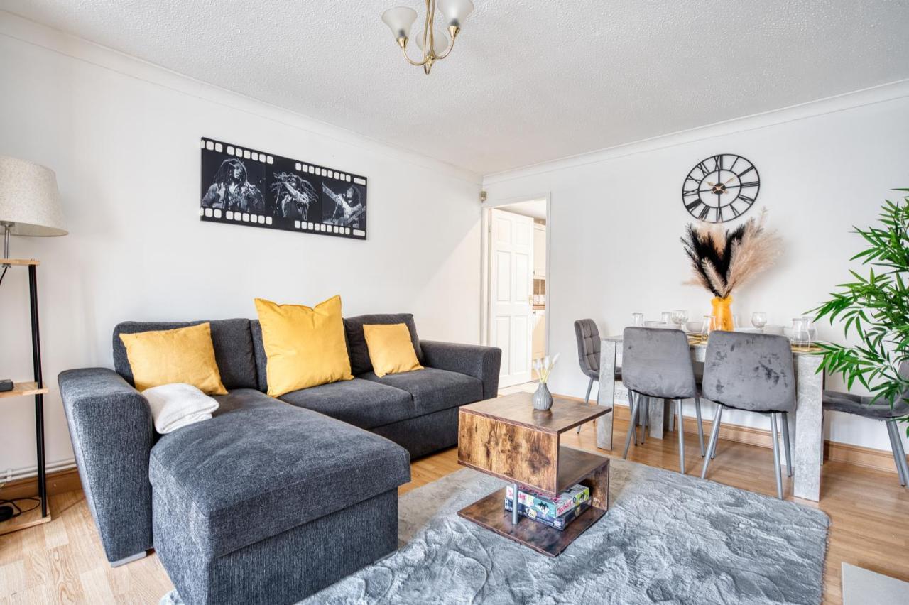 Liverpool Home With Free Parking West Derby Extérieur photo